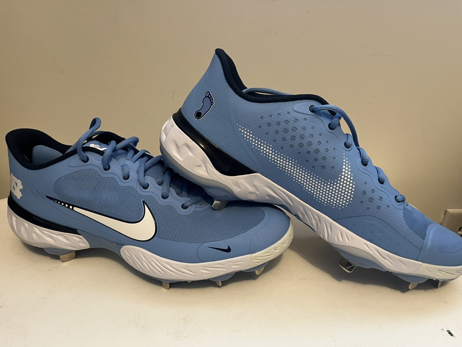 UNC Baseball Cleats *PE*