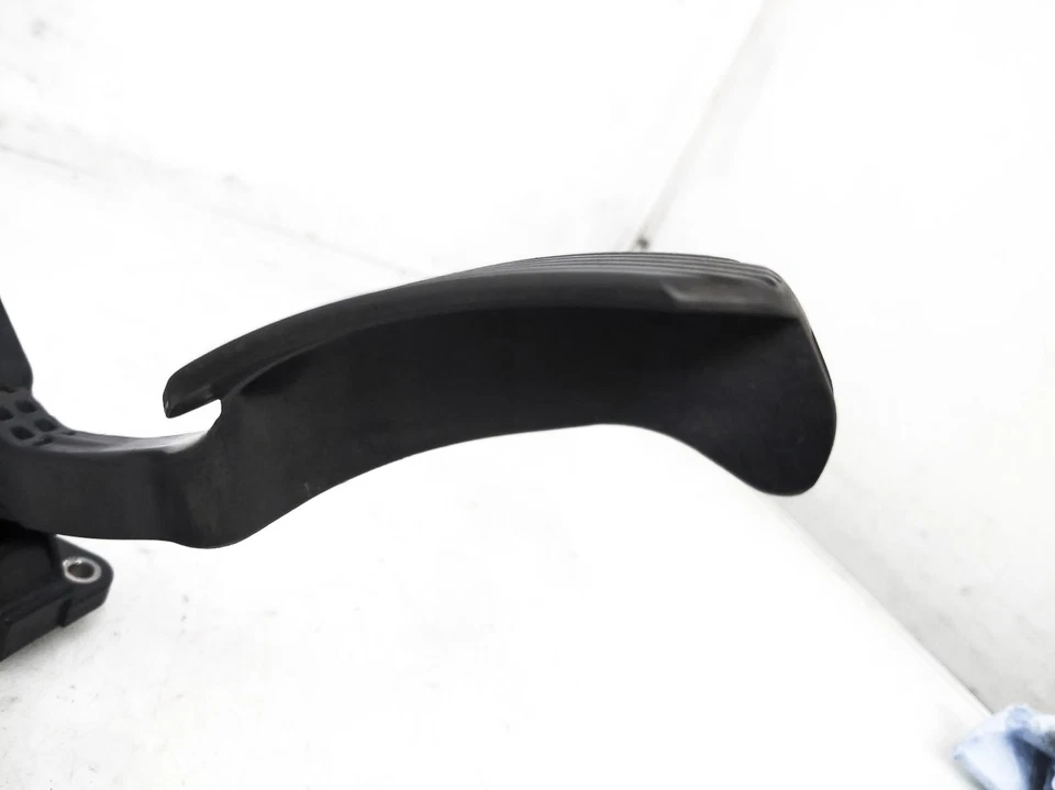 2007-2012 Lexus Es350 Gas Accelerator Pedal 78110-33111 - Image 2 of 4