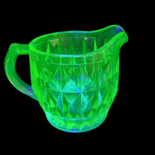 Vintage/MCM Jeannette Windsor Green Uranium Vaseline Cubist Creamer GLOWER - Picture 2 of 8