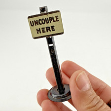 O/O27 Ga Marx Tin Metal "Uncouple Here" Trackside Sign Model Train Railroad RR