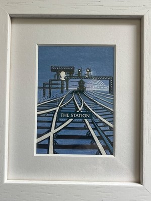 Der Bahnhof ACEO Original Gemälde, Briefmarken Kunst, Eisenbahn gerahmte Briefmarken