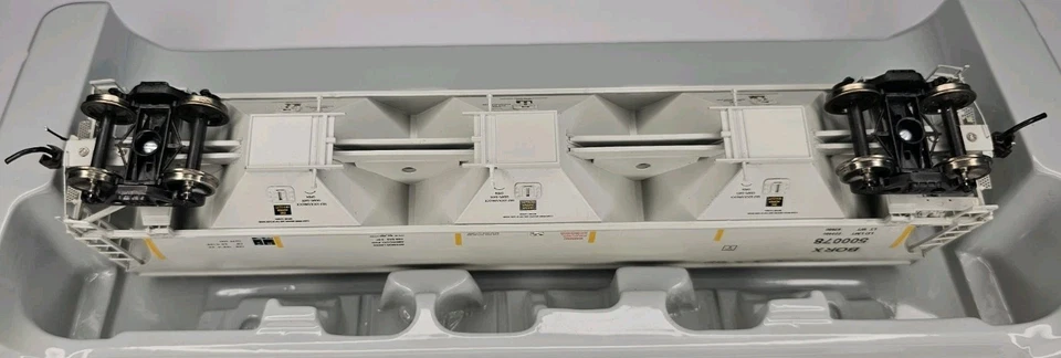 G4269 Athearn Genesis US Bor@× 5161 3-Bay Covered Hopper - Image 4 of 4