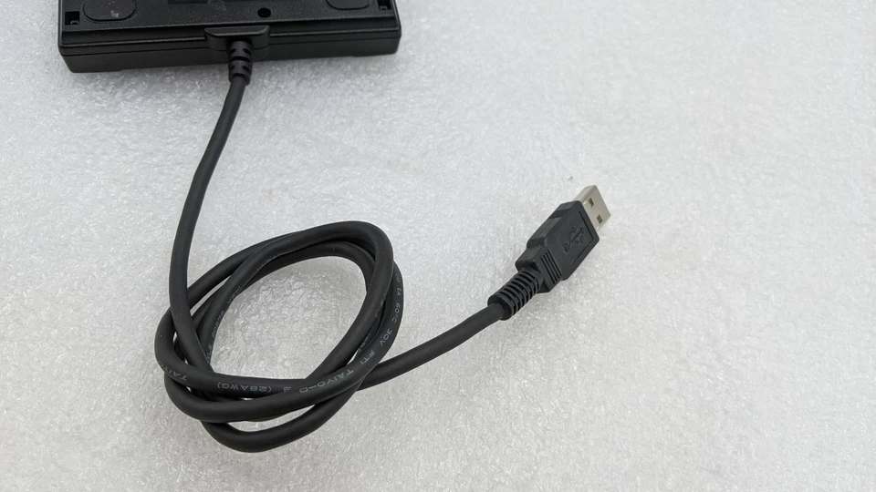 Iomega YD-8U10 USB Connection Floppy Drive - Image 4 of 4