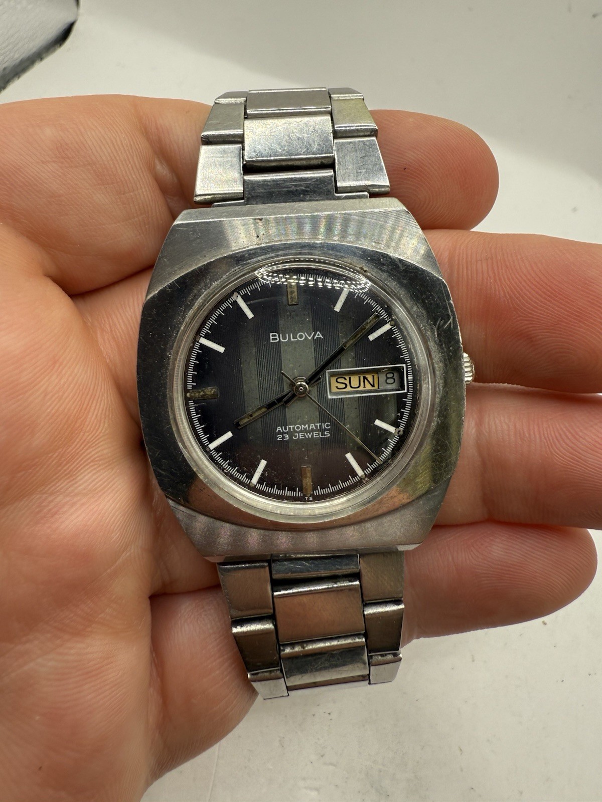 VINTAGE Bulova Men’s Automatic Watch 11AOACB Day/Date RARE Ribbon Dial 1975