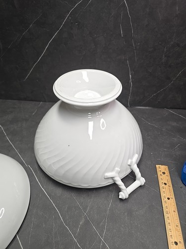 Superbe Stoneware Soup Turren White With Lid - Picture 8 of 11