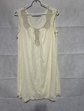 Vintage Vanity Fair Pretty Applique Cream Nude Lace Bust Nylon Midi Nightgown M