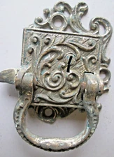 ANTIQUE BRASS VICTORIAN FLORAL ICEBOX MORTISE LOCK, NO KEY OR KEEPER, SALVAGE