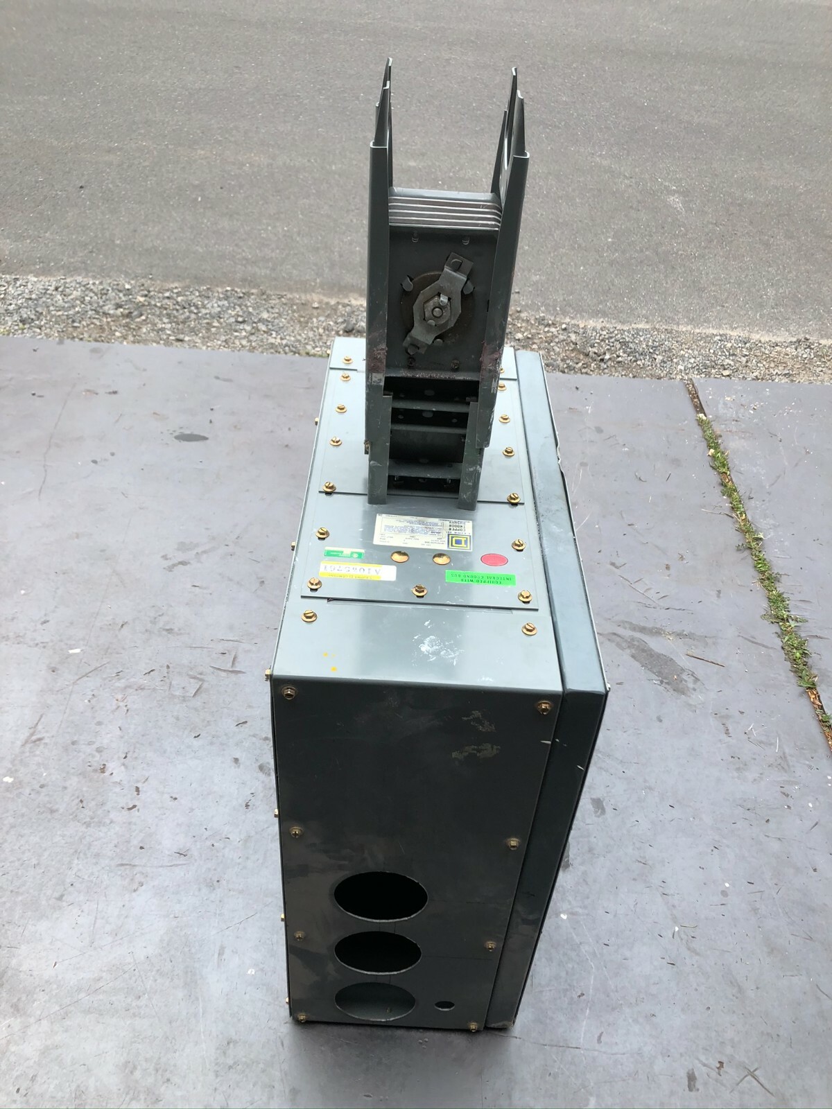 Square D I Line Busway End Cable Tap Box CFH2512GETBMB 1200 amp 600