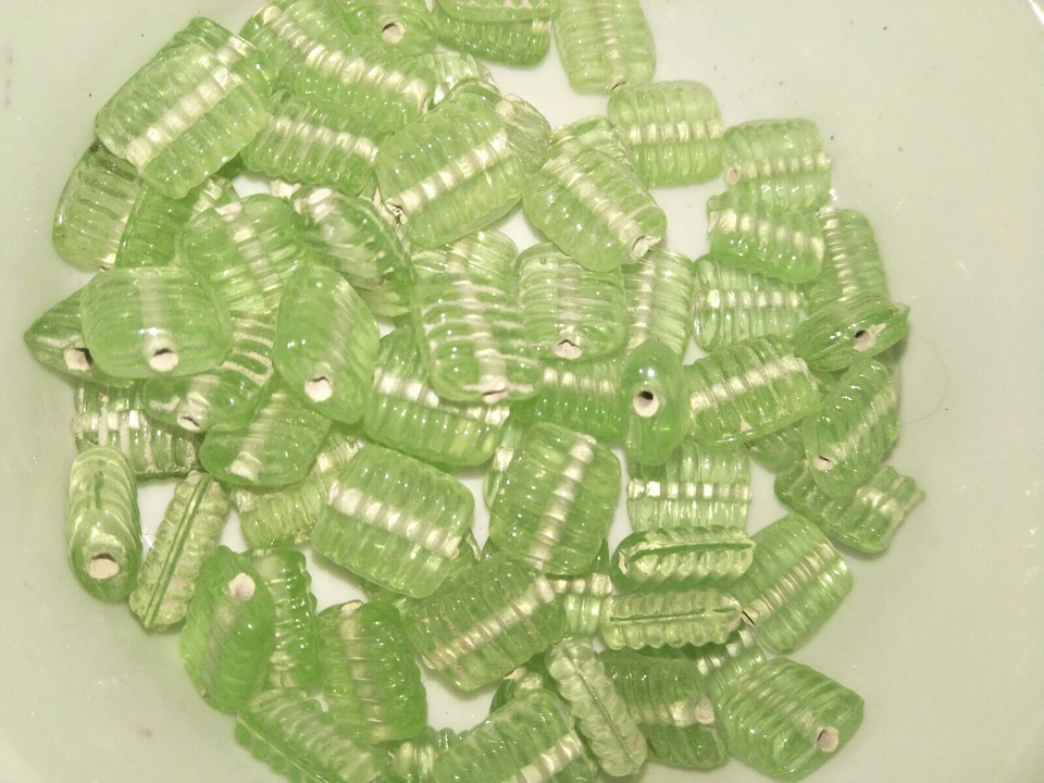 30 glass lampwork beads pale green ribbed flat square 12/12mm (b3120) - image 1 of 4