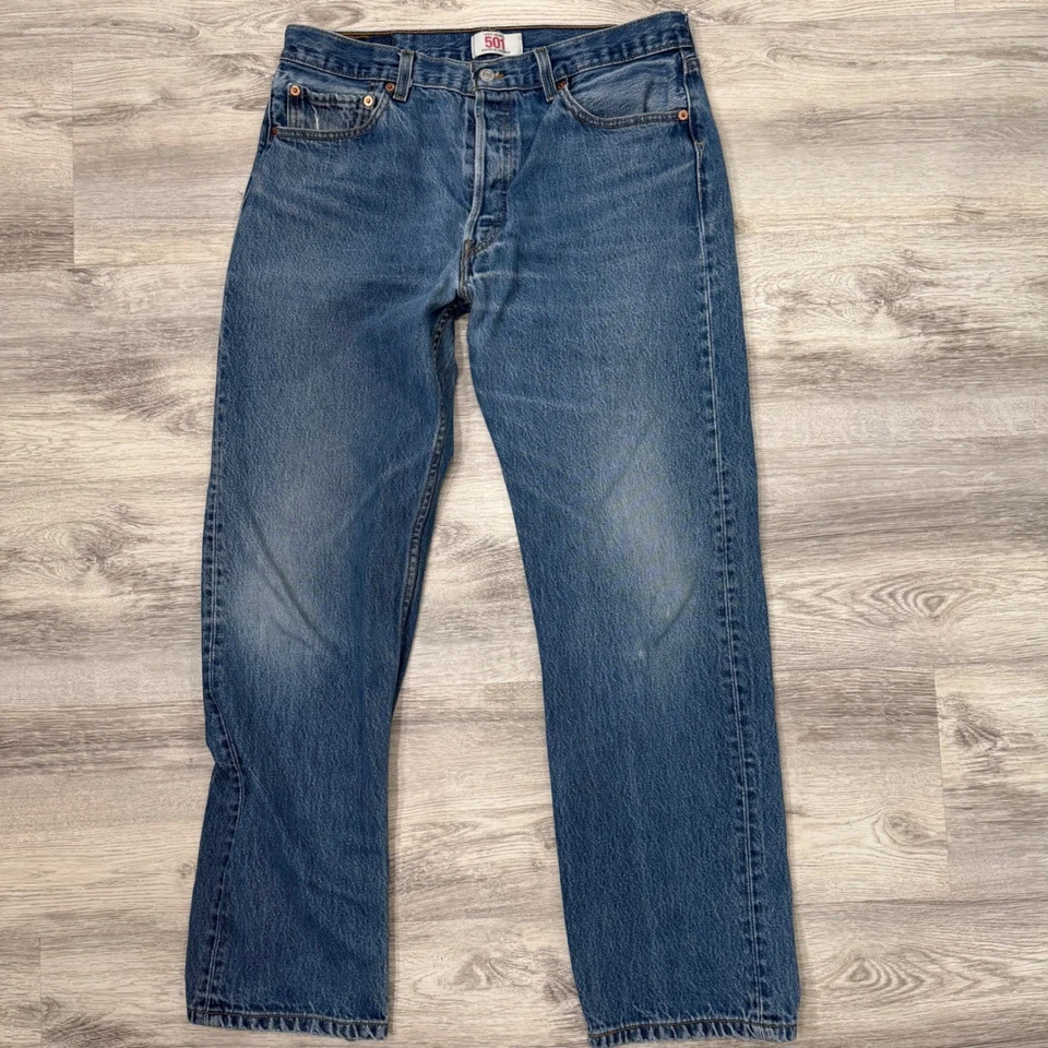 Levis 501XX Jeans Mens W35 L34 Light Wash Blue Denim Straight Leg Button Fly - Image 2 of 4