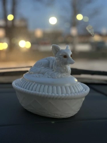 VTG Westmoreland glass Fox Nest Basket Covered candy Dish Milk Glass Amber eyes