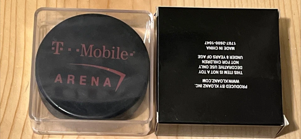 Inaugural Home Game Las Vegas Golden Knights NHL Puck + Patches RARE 10-10-2017 - Image 3 of 3