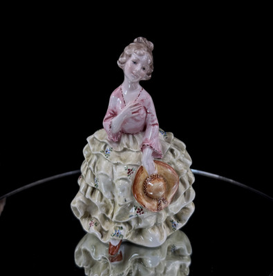 Porzellan Figur 'Dame mit Hut', handbemalt, gestempelt Italien, Displaydekor.
