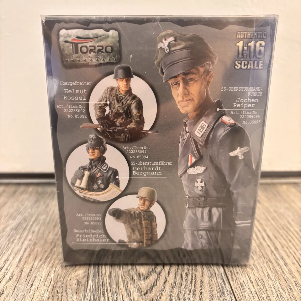 Boneco Torro 1/16 Chefe Tenente (Obersturmführer) Gerhardt Bergmann lacrado - Imagem 4 de 4