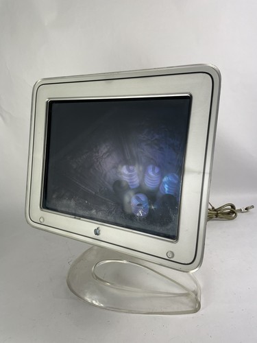 Flat Screen CRT Monitor M7768 2000 