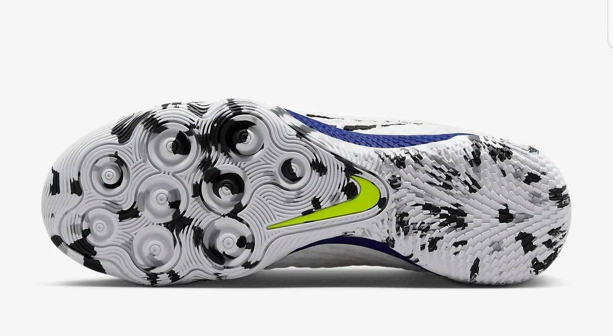 Nike indoor soccer store shoes white