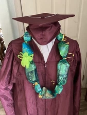 Graduation Green Hawaiian Host & Mauna Loa Sweetz Celebration Lei (Milk&Dark)+🎁