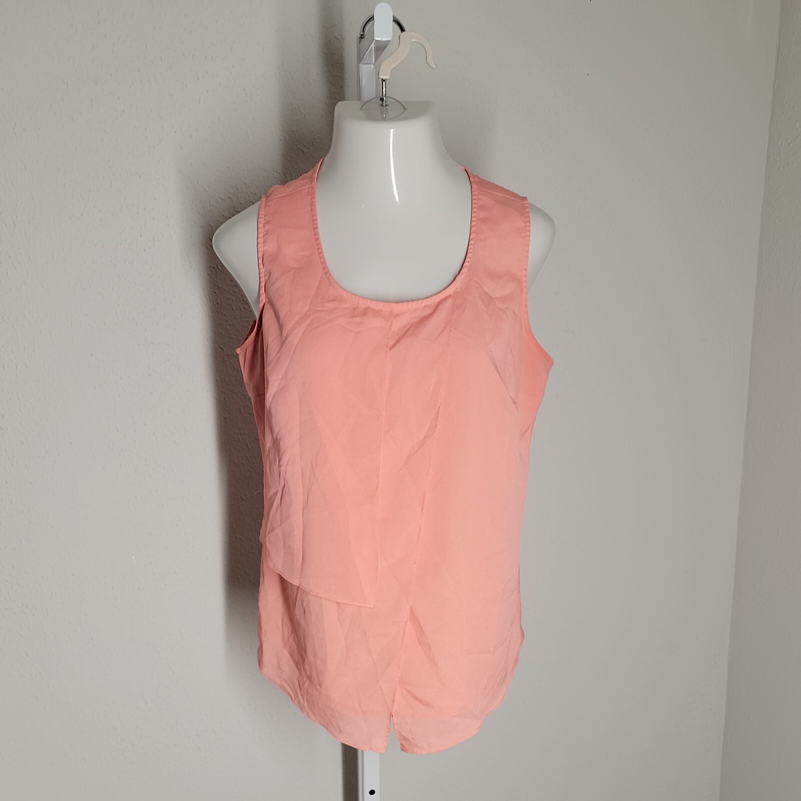 Milano sleeveless corally pink blouse top size L