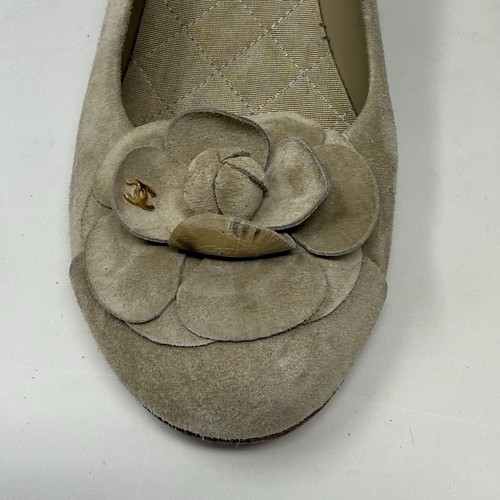Chanel Camellia Pumps Heels Womens 40 Beige Brown Suede Floral Coco Italy READ - Picture 8 of 23