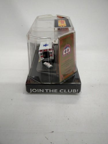 Code 3York City Ems Ambulance 1/64 Diecast Model Minicar - Picture 5 of 10