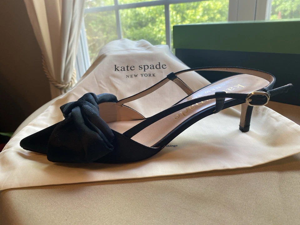 Sapato social Kate Spade preto couro envernizado liso tamanho 8.5 preto laço - Imagem 4 de 4