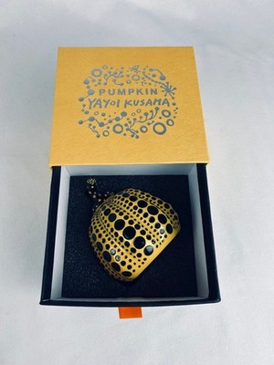 Yayoi Kusama, Kürbisskulptur, Dots Obsession, signiert aus 2015