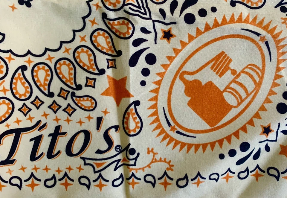 Tito's Vodka Promocional Bandana Bufanda Pañuelo 22" x 22" Amarillo Paisley Nuevo Foto 3 de 4