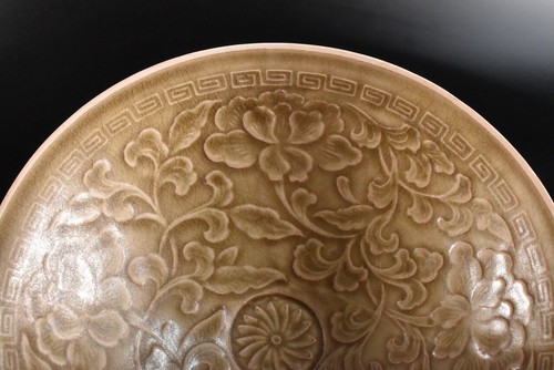 U2440: XF Chinese Celadon Flower Arabesque sculpture TEA BOWL Tenmoku chawan - Picture 3 of 8