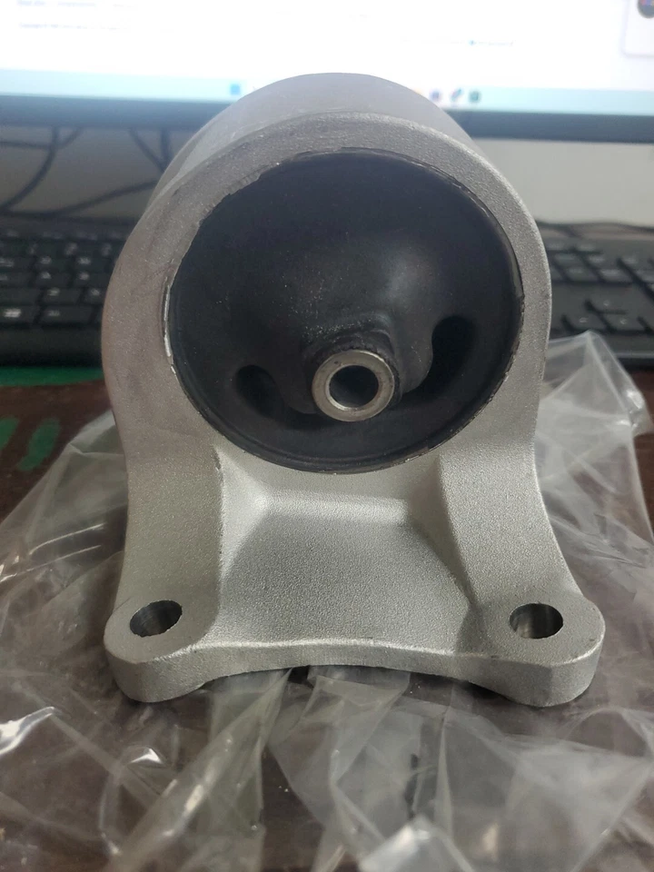 Soporte de transmisión automática WESTAR EM-5817 para 02-06 Nissan Altima (CT3) Foto 3 de 4