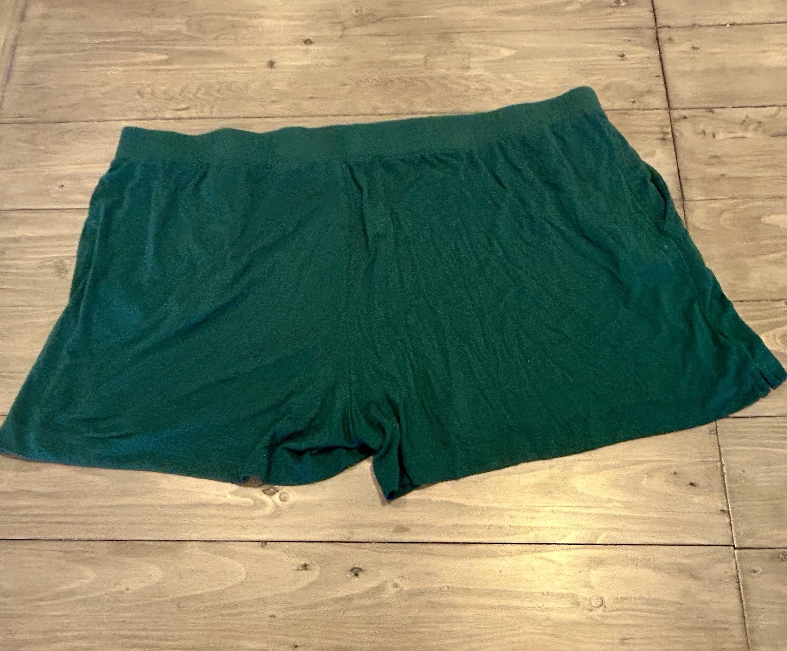 Amazon Essentials Shorts, forest green, woman’s X… - image 4