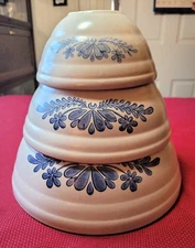 3 Pfaltzgraff *YORKTOWNE* Stoneware NESTING Mixing BOWLS 10" 460, 8" 458, 6" 456