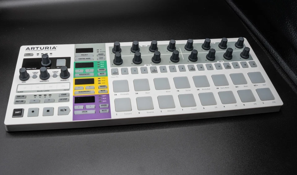 Arturia Beatstep Pro + Staubschutzcover | Neu - Bild 2 von 4