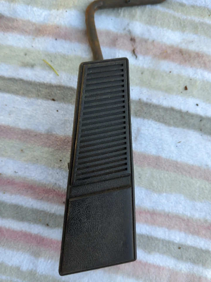 Chevrolet Impala SS 1994-1996 OEM aceleración gasolina y pedal de freno OEM bonito Foto 2 de 4