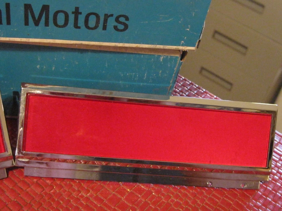 Новый из старых запасов 1975-1976 Buick Electra Limited, комплект внутренних отражателей, в коробках - Изображение 2 из 4