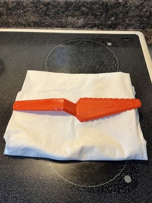 Tupperware Vintage Red Pie/Cake Server Slicer FREE SHIPPING
