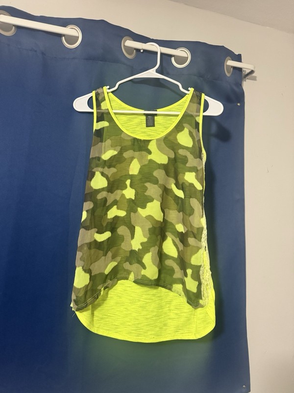 Rue 21 Neon Yellow Camo Tank Sz Small