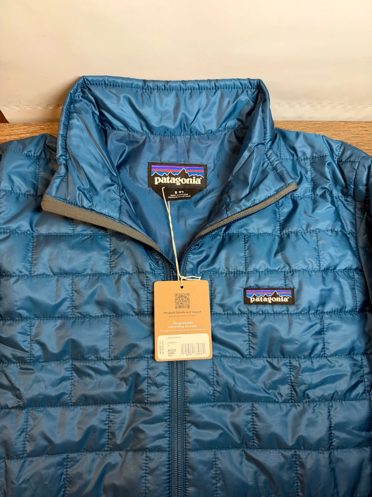 Patagonia Men's Nano Puff Jacket; Small; New - product detail image 1