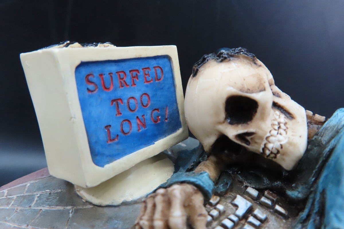 DIE HARD SURFER Skeleton at Computer SURFED TOO LONG! WU 99 WUI | eBay