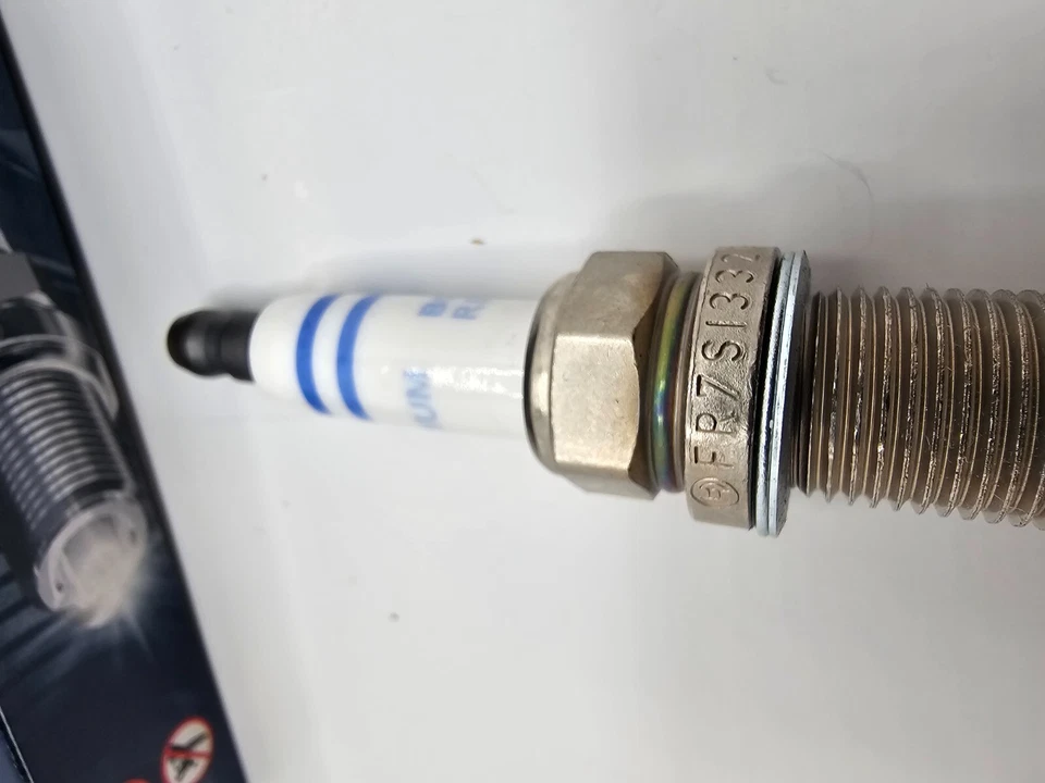 (QTY 4) BOSCH 9748: Iridium Spark Plug For 06-12 MITSUBISHI ECLIPSE L4-2.4L - Image 4 of 4