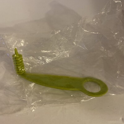 Tupperware 5832 Vegetable Spiral Garnish Tool Corkscrew Appetizers Veggies Green
