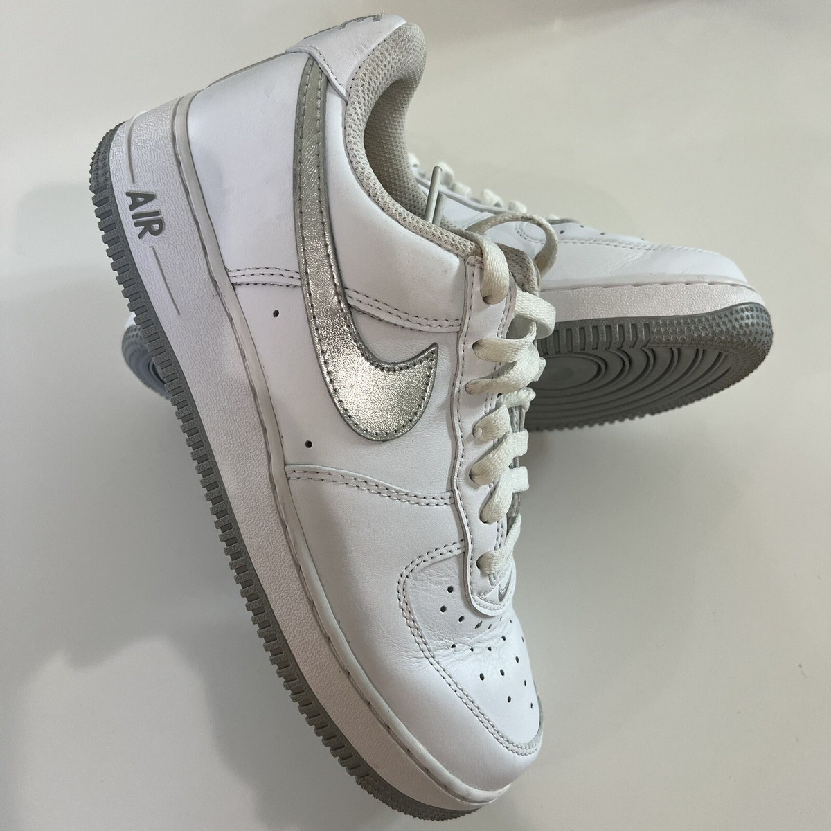 【NIKE】Nike Air Force 1 Low 07 White Silver 送料込 Nike Air Force 1 '07 Men's Shoes. Nike.com