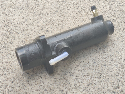Mercedes MB-Trac Unimog 403 406 413 416 417 421 Brake Master Cylinder 0014308501