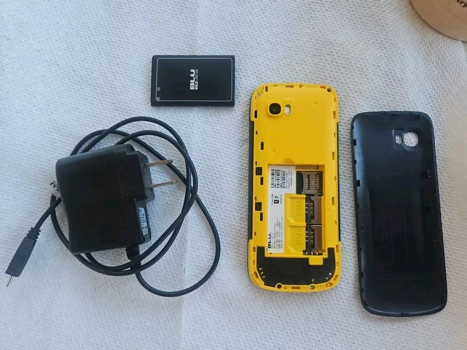 BLU Jenny TV 2.8 T276T - Black Yellow (Unlocked) Cellular Phone - Image 3 of 4