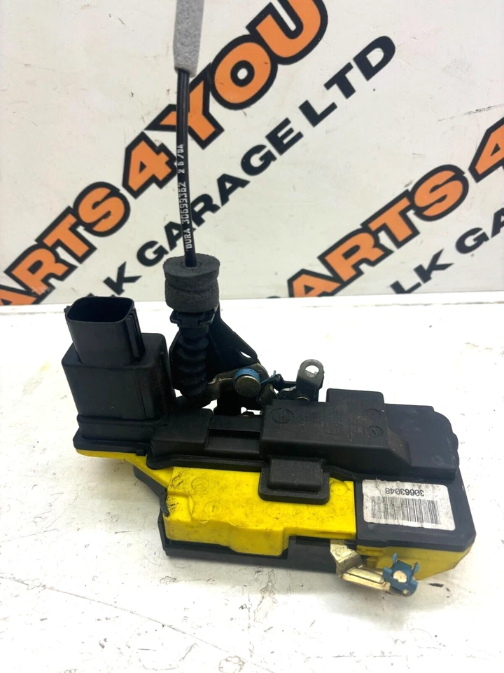 Volvo XC90 2004 2,4 D5 NSR cerradura de puerta Foto 2 de 4