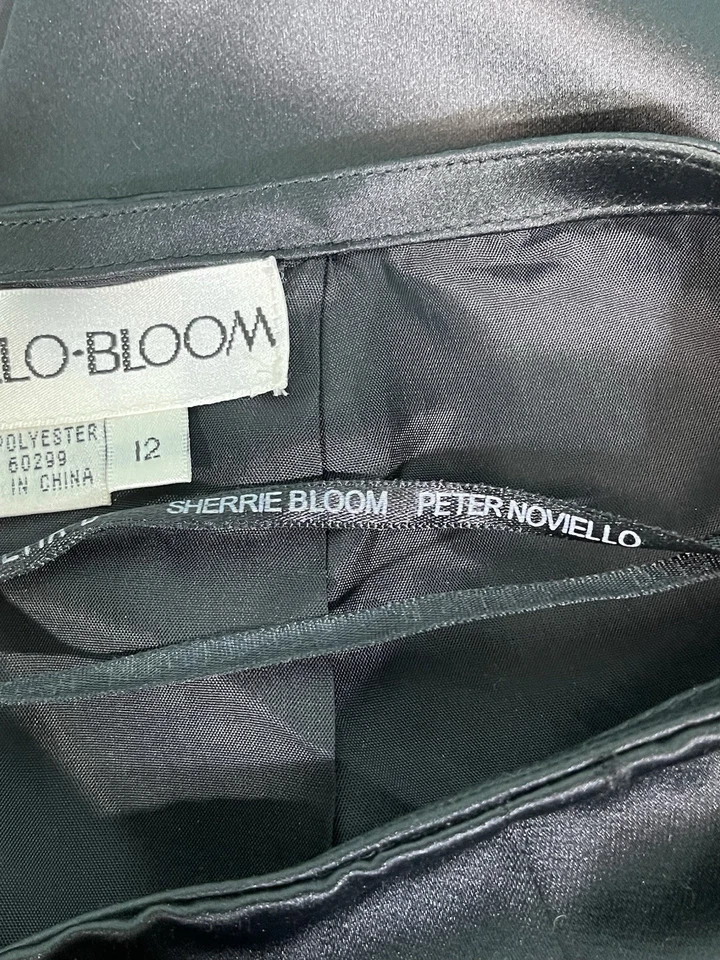Falda Sherrie Bloom Peter Noviello CHETTA B negra satinada 12 Foto 4 de 4