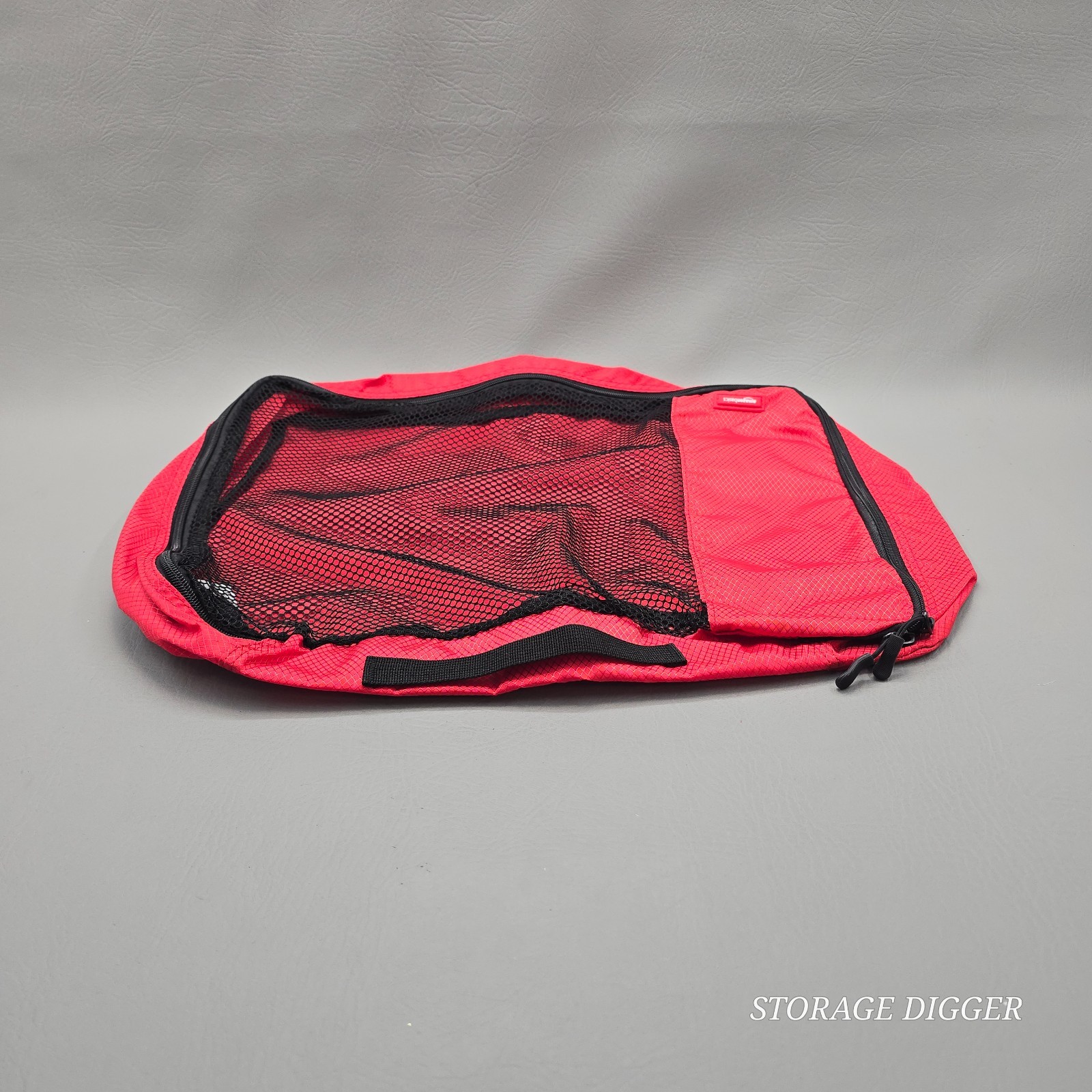 AmazonBasics Packing Cubes 4-Piece Set Red Travel Luggage Organizers Mesh Bags