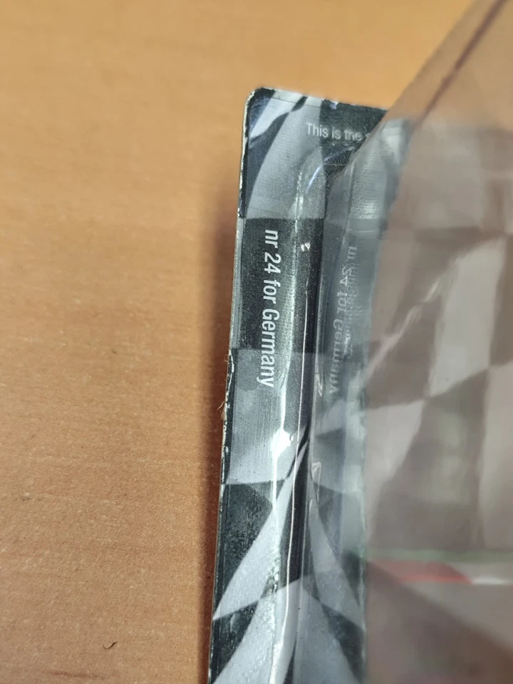 Ferrari SF 15 2015 Sebastian Vettel 1:43 Malaysia Grand Prix Modell K46 - Bild 4 von 4