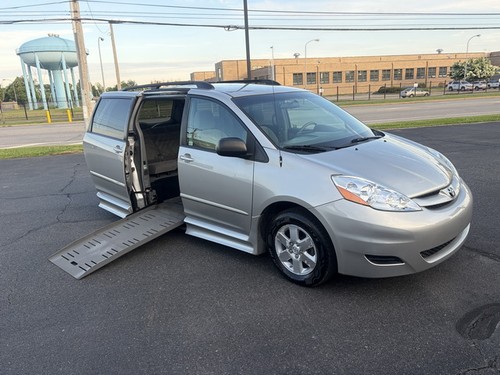 2010 Toyota Sienna LE HANDICAP VAN w/TRANSFER SEAT 1-OWNER 67K Mls!