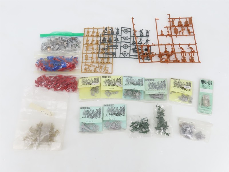 LOT of 50+ 15mm & 1/72 or 1/76 Scale Minifigs & Other War Game Figures & Scenery