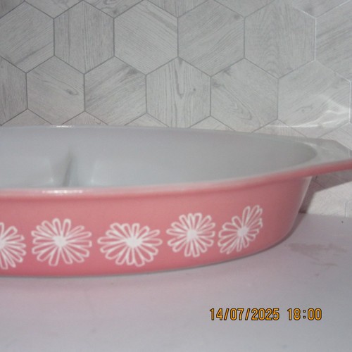 Plato Dividido Pyrex Vintage - Patrón Margarita Rosa - Marca Corona - 12.5" Ovalado - Imagen 7 de 11